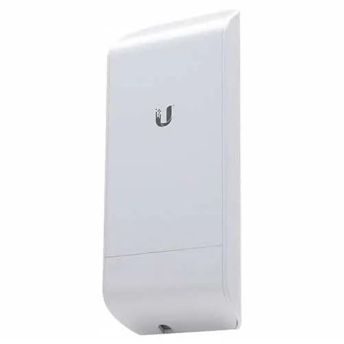 UBIQUITI NanoStation Loco M5: 5GHz Outdoor CPE with AirMax Technology